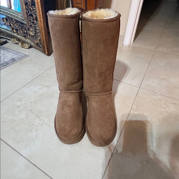 UGG Tan Suede Winter Boots UGG tall - Picture 2 of 5